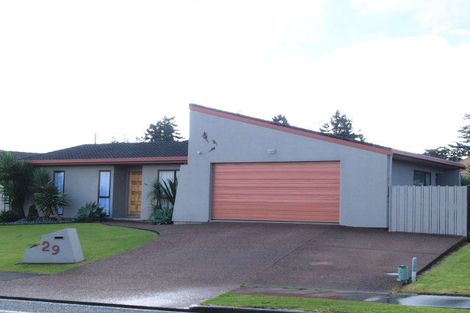 Photo of property in 29 Golfland Drive, Golflands, Auckland, 2013