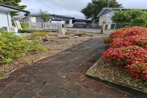 Photo of property in 11 Rerewai Place, Kelston, Auckland, 0602