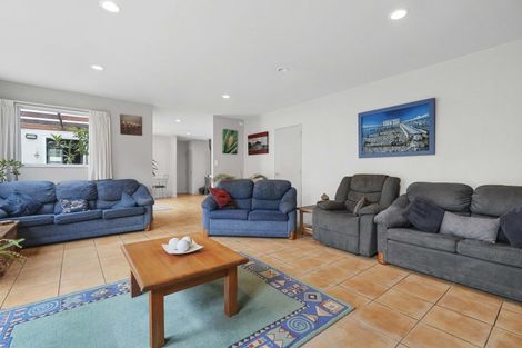 Photo of property in 25 Kenwyn Drive, Carterton, 5713