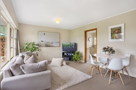 Photo of property in 2/1 Ocean View Road, Hillcrest, Auckland, 0627