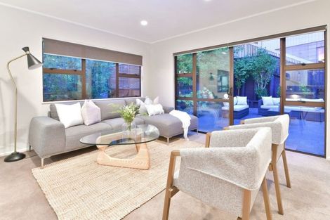 Photo of property in 15a Marigold Place, Mairangi Bay, Auckland, 0630