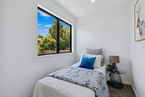 Photo of property in 8d Datura Place, Sunnynook, Auckland, 0620