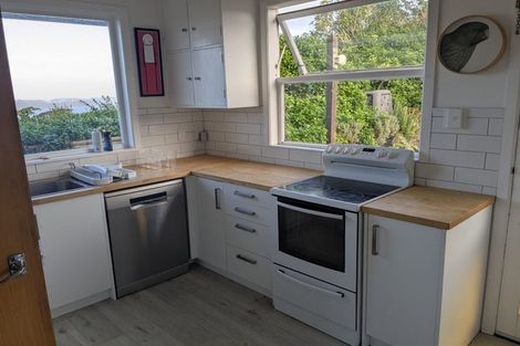 Photo of property in 33 Ranui Crescent, Khandallah, Wellington, 6035