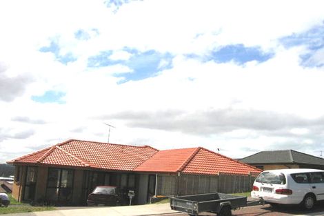 Photo of property in 37 Black Teal Close, Unsworth Heights, Auckland, 0632