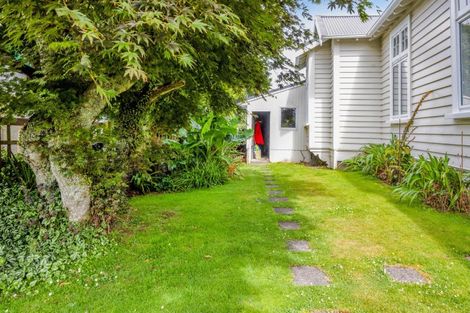 Photo of property in 22 Mills Street, Eltham, 4322