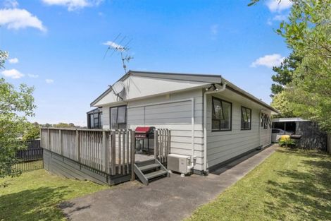 Photo of property in 28 Elizabeth Drive, West Harbour, Auckland, 0618