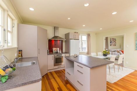 Photo of property in 50 Sutton Crescent, Papakura, 2110