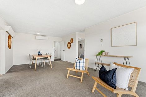 Photo of property in 19 Tindalls Bay Road, Tindalls Beach, Whangaparaoa, 0930