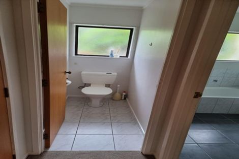 Photo of property in 57 Dalwhinnie Parade, Highland Park, Auckland, 2010