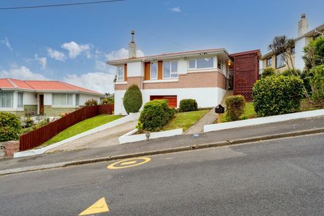 Photo of property in 9 Honeystone Street, Helensburgh, Dunedin, 9010