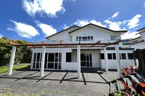 Photo of property in 2/21 Calypso Place, Rothesay Bay, Auckland, 0630