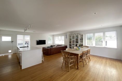 Photo of property in 8 Waipani Road, Te Atatu Peninsula, Auckland, 0610