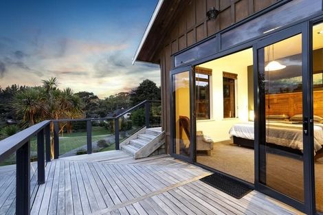 Photo of property in 25 Cochran Road, Oratia, Auckland, 0604