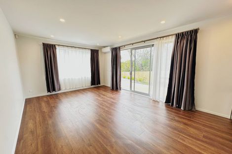 Photo of property in 16 Macnay Way, Murrays Bay, Auckland, 0630