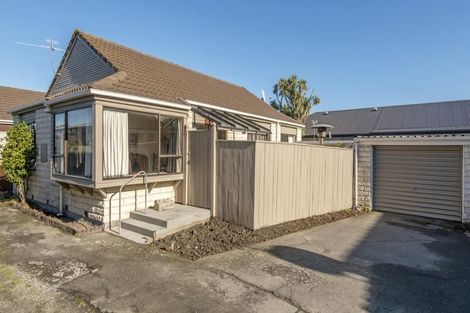 Photo of property in 2/92 North Avon Road, Richmond, Christchurch, 8013