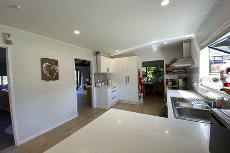 Photo of property in 4 Waiora Road, Stanmore Bay, Whangaparaoa, 0932