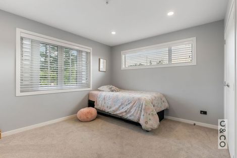 Photo of property in 37 Nobilo Road, Kumeu, 0810