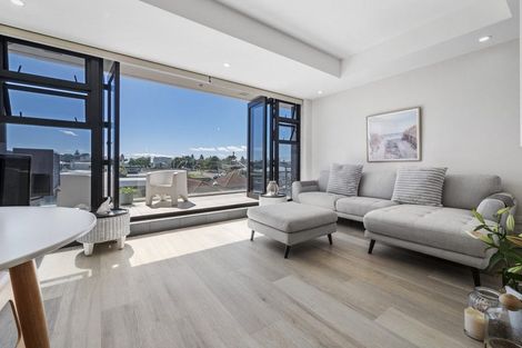Photo of property in Customhouse Apartments, 314l Maunganui Road, Mount Maunganui, 3116