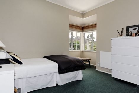 Photo of property in 27 Opou Road, Titirangi, Auckland, 0604