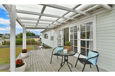 Photo of property in 998 Whangaparaoa Road, Tindalls Beach, Whangaparaoa, 0930