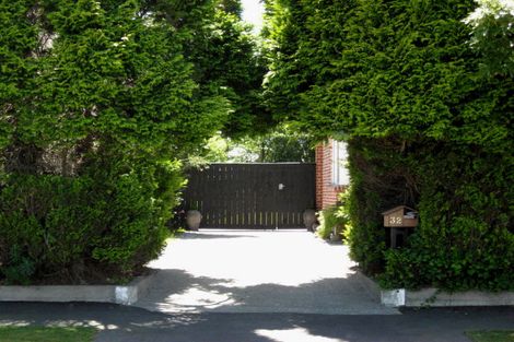 Photo of property in 32 Pinehurst Crescent, Russley, Christchurch, 8042