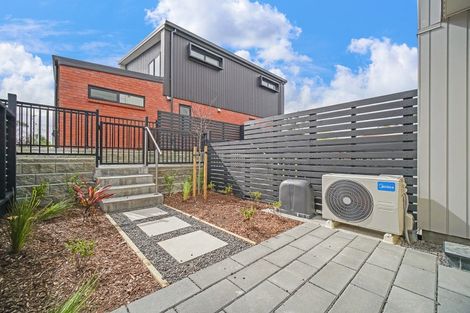 Photo of property in 18 Hoopers Road, Glen Eden, Auckland, 0602