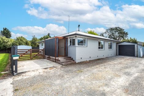 Photo of property in 52 Woodend Road, Woodend, 7610