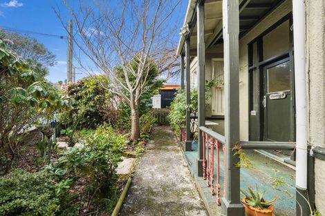 Photo of property in 21 Neidpath Road, The Glen, Dunedin, 9011