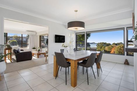 Photo of property in 12 Giles Way, Tanners Point, Katikati, 3177