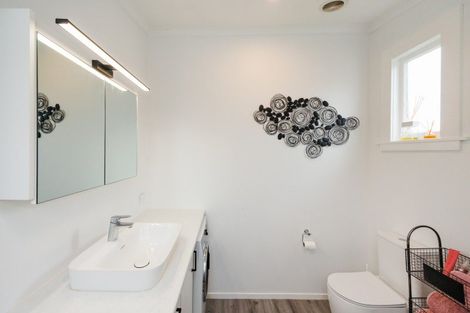 Photo of property in 70 Milson Line, Milson, Palmerston North, 4414