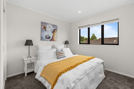 Photo of property in 4225b Great North Road, Glendene, Auckland, 0602