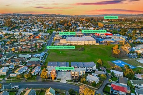 Photo of property in 17/17 Barneys Farm Road, Clendon Park, Auckland, 2103
