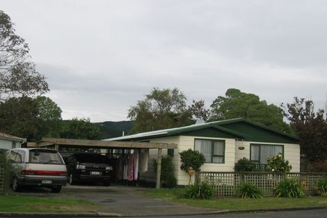 Photo of property in 13 Cypress Grove, Paraparaumu, 5032
