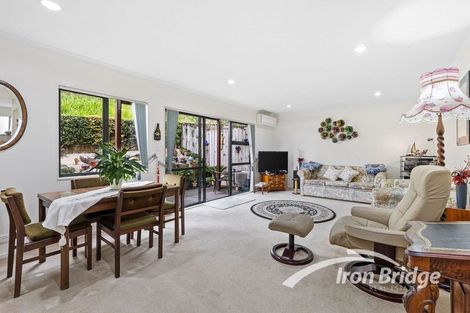 Photo of property in 7/6 Sunnydale Place, Oteha, Auckland, 0632