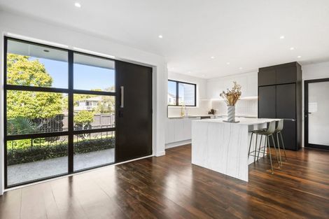 Photo of property in 48 Sylvia Road, Hillcrest, Auckland, 0627