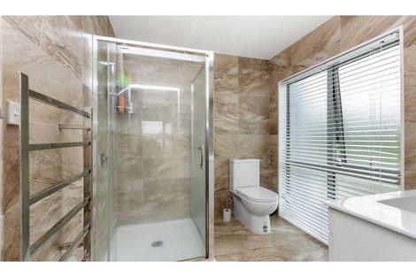 Photo of property in 1/11 Crosher Place, Silverdale, Hamilton, 3216