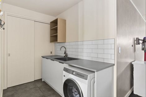 Photo of property in 37 Jarrett Terrace, Leamington, Cambridge, 3432