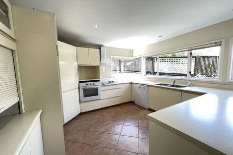 Photo of property in 2/21 Calypso Place, Rothesay Bay, Auckland, 0630