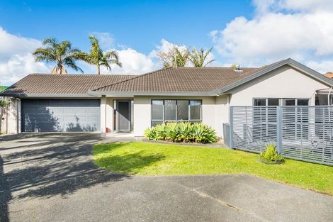 Photo of property in 10 Scarlet Oak Drive, Schnapper Rock, Auckland, 0632