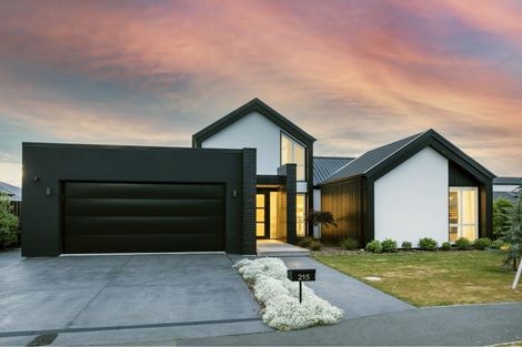 Photo of property in 215 Cavendish Road, Casebrook, Christchurch, 8051