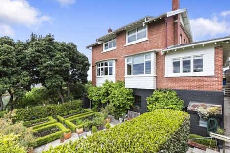 Photo of property in 18 Cliffs Road, Saint Clair, Dunedin, 9012