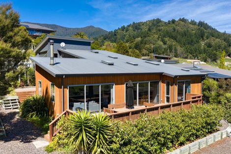 Photo of property in 11 Bell Bird Rise, Picton, 7220