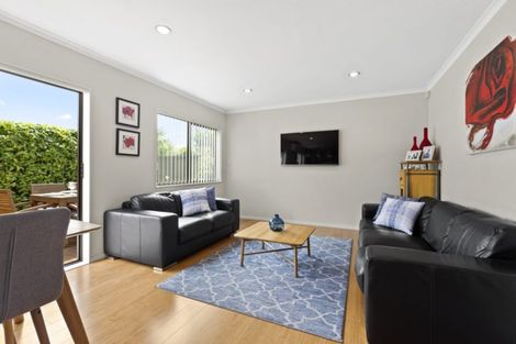 Photo of property in 23 Reeves Road, Pakuranga, Auckland, 2010