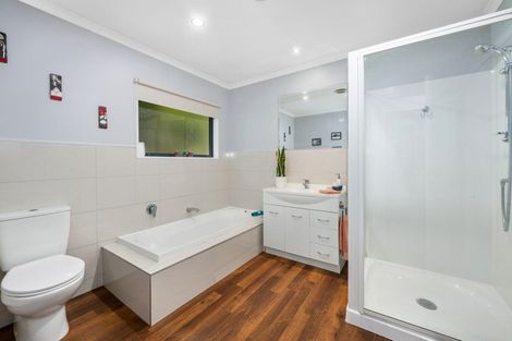 Photo of property in 43 Forest Road, Pinehaven, Upper Hutt, 5019