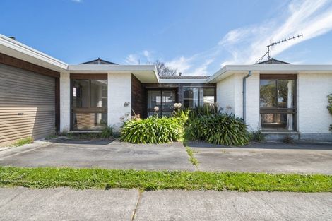Photo of property in 4 Caulfield Place, Awapuni, Palmerston North, 4412