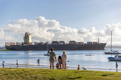 Photo of property in 2/28 The Mall, Mount Maunganui, 3116