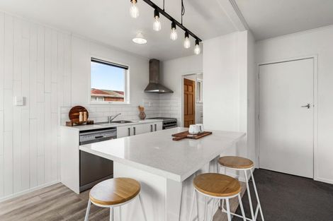 Photo of property in 55 Larnoch Road, Henderson, Auckland, 0610