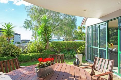 Photo of property in 2 Beach Road, Mellons Bay, Auckland, 2014