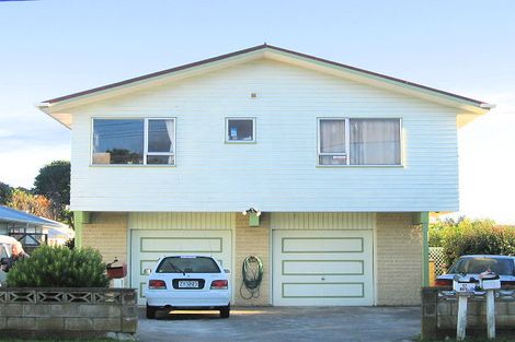 Photo of property in 57 Gray Avenue, Paraparaumu Beach, Paraparaumu, 5032
