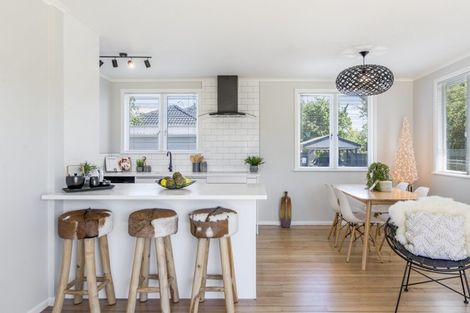 Photo of property in 48 Longburn Road, Henderson, Auckland, 0610